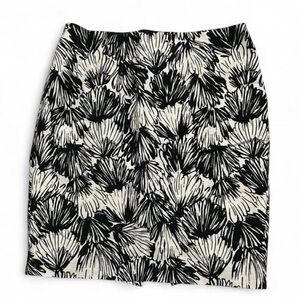 Ann Taylor Factory | Black & Ivory Floral Pencil Skirt – Size 14